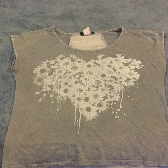 Darling floral t with sheer back - Picture 1 of 2